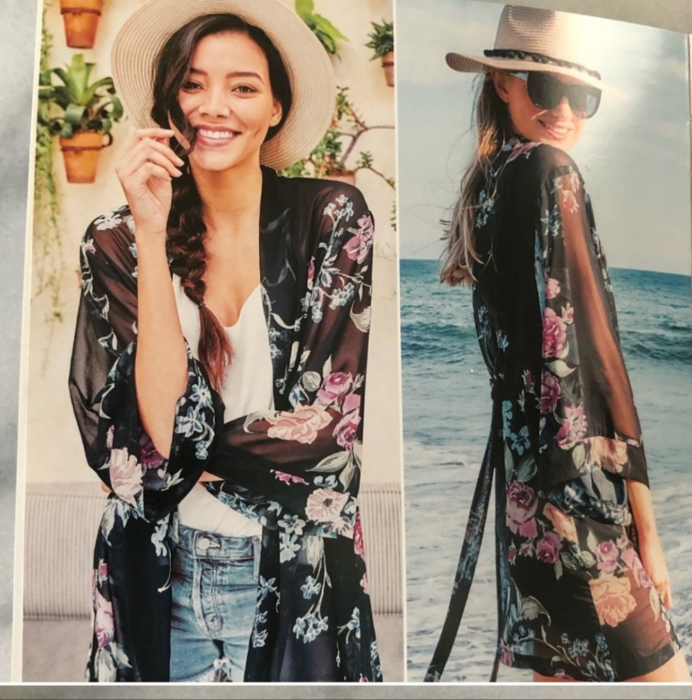 Helena Quinn Kimono Black Floral